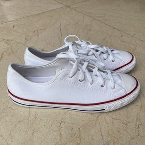 Converse Women's Dainty Canvas Low-Top Sneaker Sz7